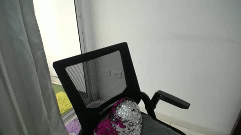 Snapshot of candacesxhot chatting on 03-12-25, 09:03 cumorsmooke online show from 03-12-25, 09:03