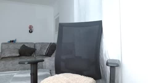 Snapshot of candacesxhot chatting on 12-15-25, 04:39 cumorsmooke online show from 12-15-25, 04:39