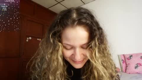 Snapshot of candase_ chatting on 06-06-26, 01:32 Candase online show from 06-06-26, 01:32