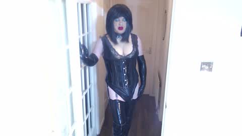 candi smokes online show from 01-11-26, 02:33