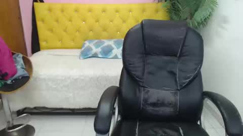 Candy  online show from 02-22-25, 03:47