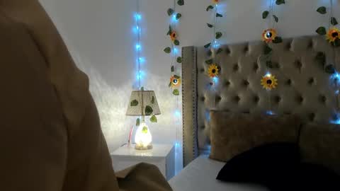 Candie  online show from 09-12-25, 11:43