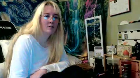 Snapshot of candismiths chatting on 05-19-26, 02:18 Candi online show from 05-19-26, 02:18