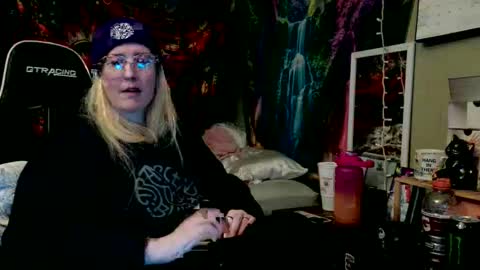 Snapshot of candismiths chatting on 06-11-26, 03:04 Candi online show from 06-11-26, 03:04