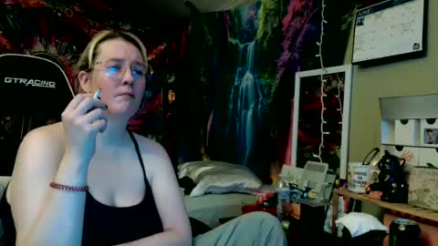 Snapshot of candismiths chatting on 06-18-26, 06:02 Candi online show from 06-18-26, 06:02