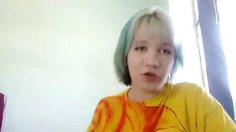 Snapshot of candiswirtanen chatting on 06-09-26, 08:48 Sia online show from 06-09-26, 08:48