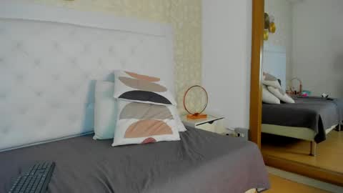 Snapshot of candy_eyes_ chatting on 05-10-26, 03:12 candy eyes online show from 05-10-26, 03:12