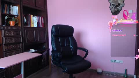 candy_hellenx online show from 06-15-26, 07:43