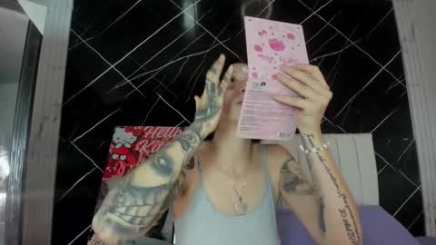 Leila  online show from 11-19-25, 02:22