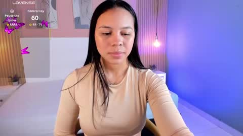 Snapshot of candy_lux30 chatting on 09-25-25, 04:05 Candy online show from 09-25-25, 04:05