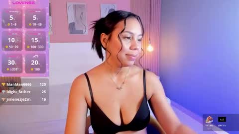 Snapshot of candy_lux30 chatting on 09-28-25, 03:45 Candy online show from 09-28-25, 03:45