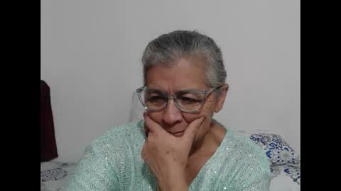 Snapshot of candy_mature_ chatting on 06-08-26, 11:21 candy online show from 06-08-26, 11:21