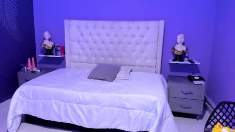 Snapshot of candy_queens__ chatting on 06-28-26, 10:21 Candy online show from 06-28-26, 10:21
