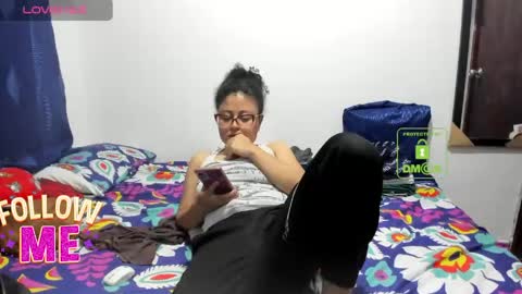 candy_val online show from 04-22-26, 06:16