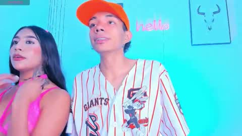 Snapshot of candyandmarilyn chatting on 12-19-25, 11:01 and MarilynHot online show from 12-19-25, 11:01