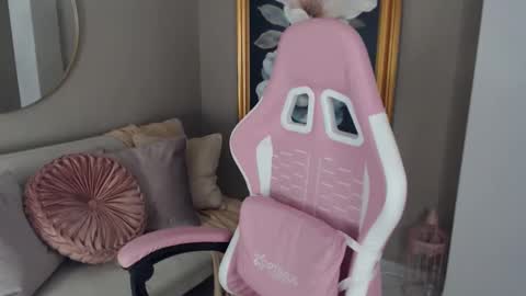 sara ivonne online show from 10-29-25, 08:54