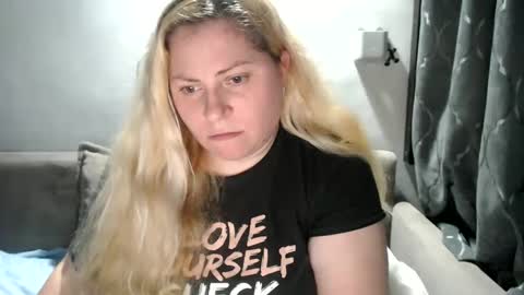 Laura online show from 02-17-25, 06:37