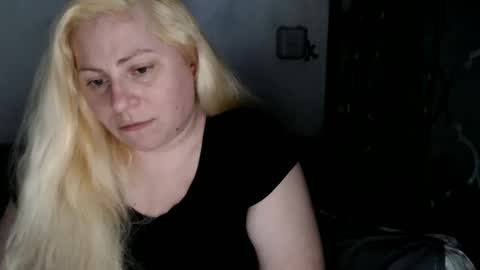 Laura online show from 03-09-25, 03:16