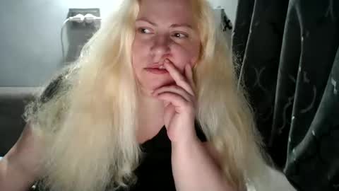 Laura online show from 03-10-25, 11:38