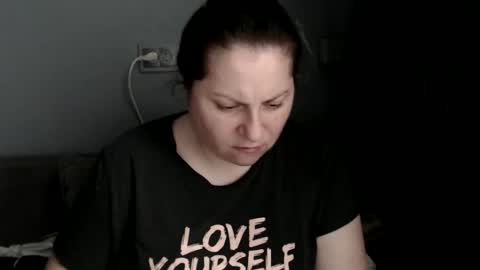 Laura online show from 10-14-25, 08:37