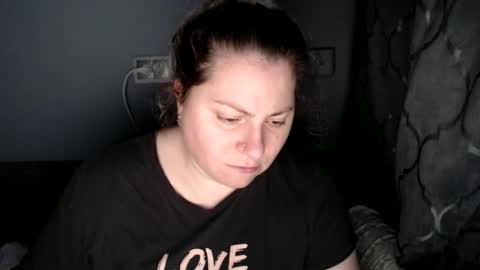 Laura online show from 10-17-25, 02:08