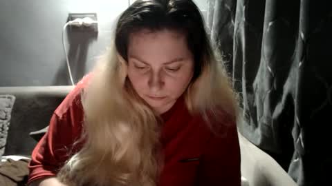 Laura online show from 02-25-26, 07:01