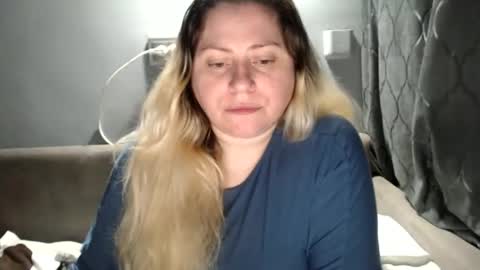 Laura online show from 04-09-26, 07:41