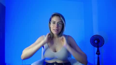 Snapshot of candydowson1 chatting on 12-02-24, 01:14 Candy Dowson online show from 12-02-24, 01:14