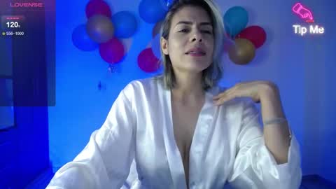 Snapshot of candydowson1 chatting on 12-17-24, 10:22 Candy Dowson online show from 12-17-24, 10:22