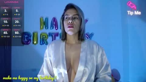 Snapshot of candydowson1 chatting on 12-30-24, 10:43 Candy Dowson online show from 12-30-24, 10:43