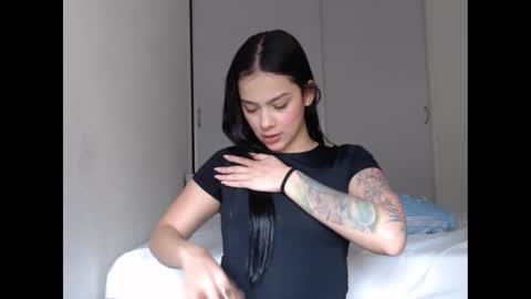 Snapshot of candyfire666 chatting on 09-20-25, 11:28 Sara online show from 09-20-25, 11:28