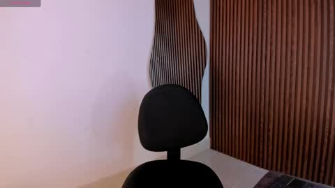 Snapshot of candyglow_ chatting on 05-15-26, 05:09 candyglow_ online show from 05-15-26, 05:09