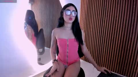 Snapshot of candyglow_ chatting on 06-04-26, 05:52 candyglow_ online show from 06-04-26, 05:52