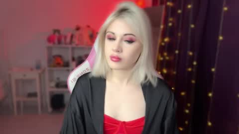 Snapshot of candyhannah chatting on 10-31-25, 06:20 You can call me HH online show from 10-31-25, 06:20