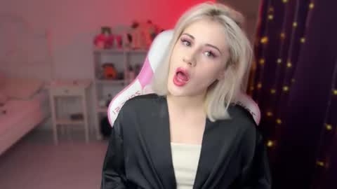 Snapshot of candyhannah chatting on 11-01-25, 06:21 You can call me HH online show from 11-01-25, 06:21