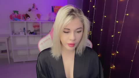 Snapshot of candyhannah chatting on 11-24-25, 05:45 You can call me HH online show from 11-24-25, 05:45