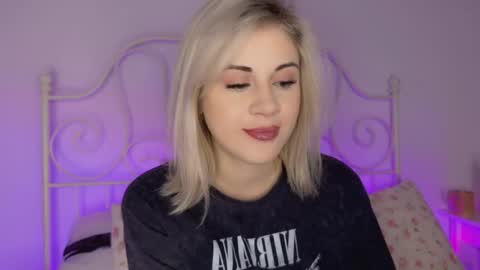 Snapshot of candyhannah chatting on 11-26-25, 07:15 You can call me HH online show from 11-26-25, 07:15