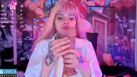 Snapshot of candykane06 chatting on 11-20-25, 01:28 Candy online show from 11-20-25, 01:28