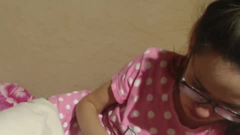 say meow and send tip  online show from 03-10-25, 04:57