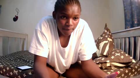 Snapshot of candymia3 chatting on 12-01-24, 06:52 Candice online show from 12-01-24, 06:52