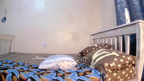 Snapshot of candymia3 chatting on 12-16-24, 04:02 Candice online show from 12-16-24, 04:02