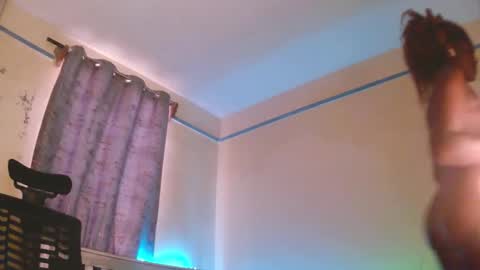 Snapshot of candymia3 chatting on 09-24-25, 06:28 Candice online show from 09-24-25, 06:28