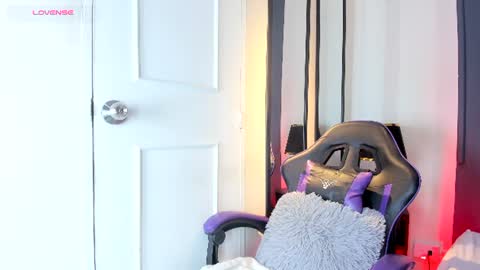 Snapshot of candyrose__ chatting on 08-01-26, 11:53 candyrose__ online show from 08-01-26, 11:53