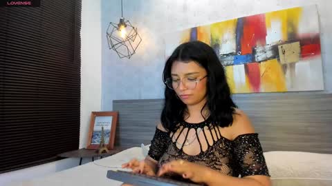 Snapshot of candys_victoria chatting on 01-08-25, 07:55 Candys Victoria online show from 01-08-25, 07:55