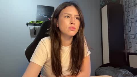 Mia online show from 07-22-26, 10:18