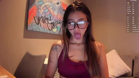 Snapshot of candyxpeach chatting on 06-05-26, 06:13 Camilla online show from 06-05-26, 06:13