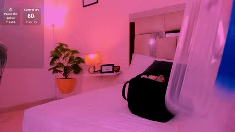 Snapshot of candyygirl_1 chatting on 09-22-25, 07:16 Candy online show from 09-22-25, 07:16