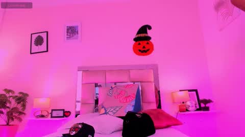 Candy online show from 10-10-25, 07:24