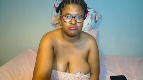 Snapshot of candyyumsaerolaxx chatting on 05-26-26, 07:10 candyyumsaerolaxx online show from 05-26-26, 07:10