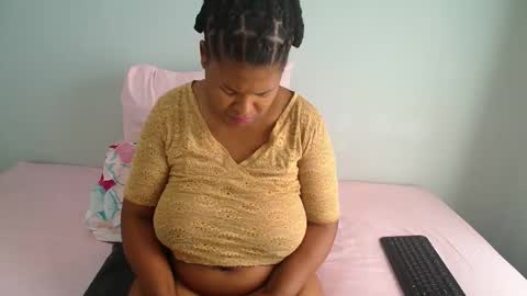 Snapshot of candyyumsaerolaxx chatting on 05-29-26, 08:12 candyyumsaerolaxx online show from 05-29-26, 08:12